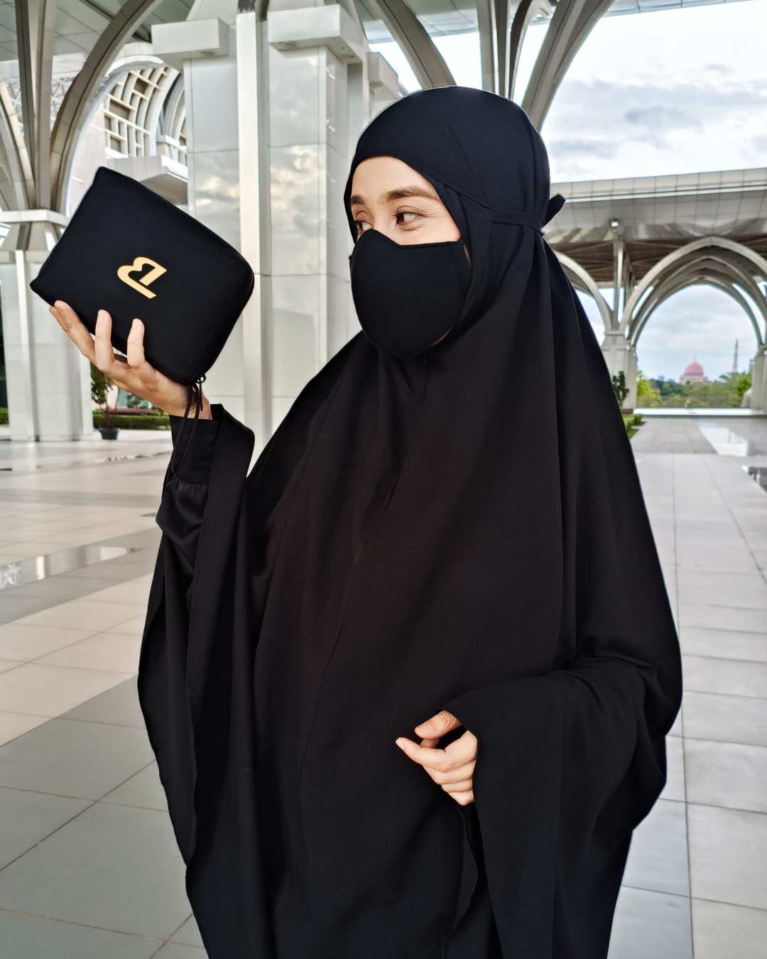 ZIPPER PRAYER GARMENT WITH MINI BAG